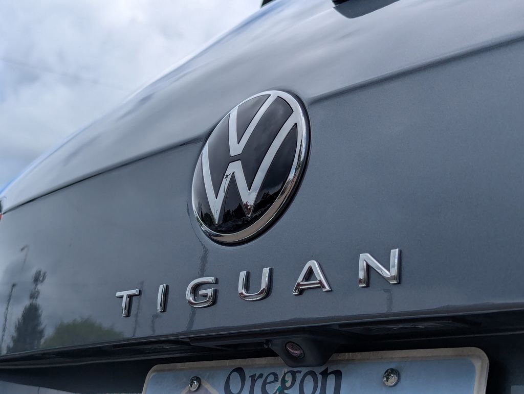 Certified 2024 Volkswagen Tiguan SE w/ Panoramic Sunroof Package image 30