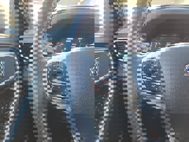 Used 2022 Ford Explorer XLT w/ Equipment Group 202A image 23