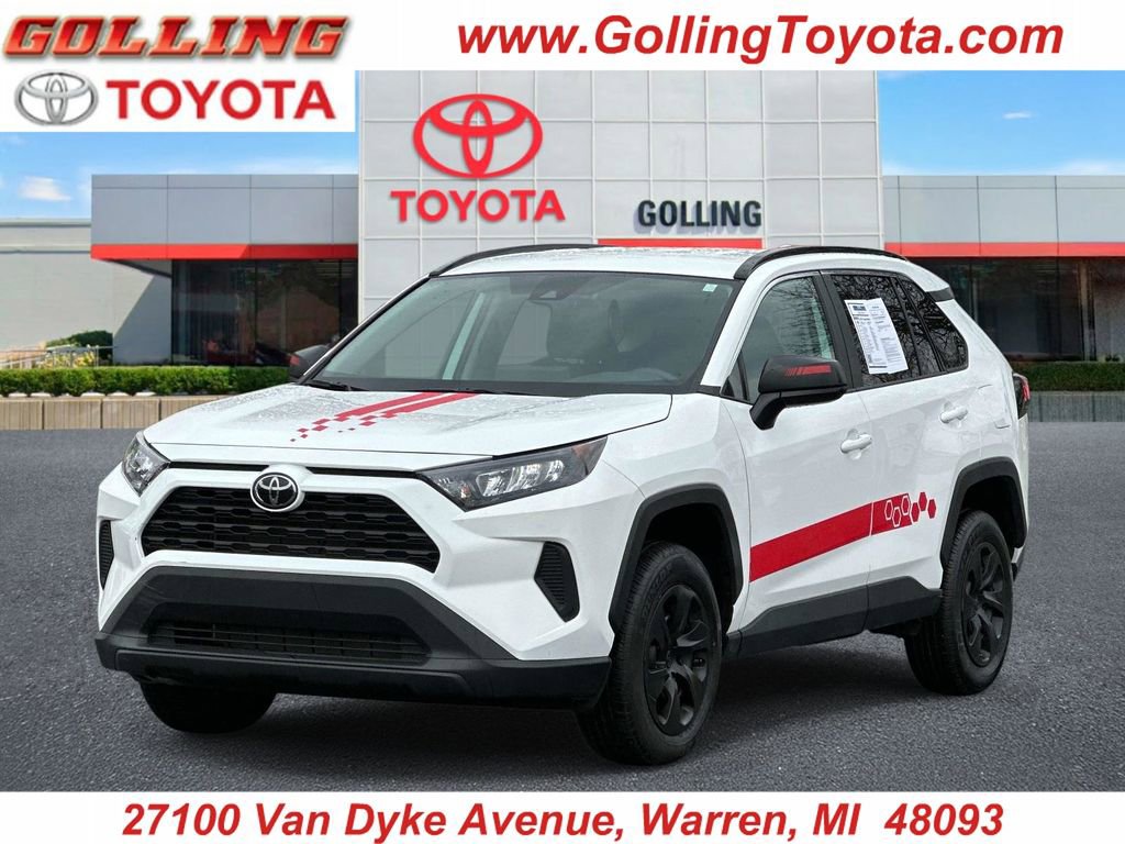 Used 2021 Toyota RAV4 LE image 1