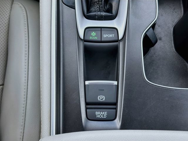 Used 2018 Honda Accord Touring image 28