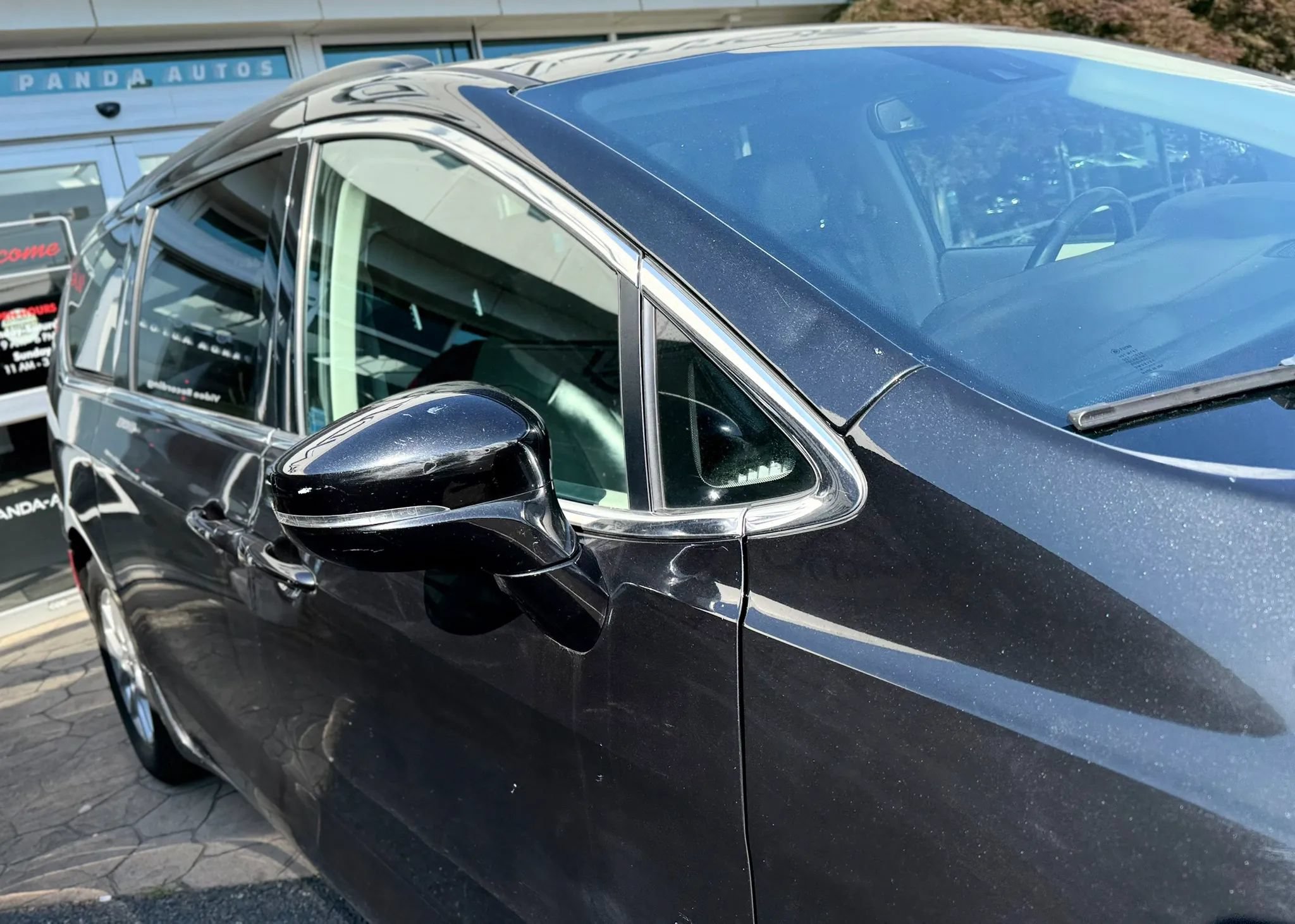 Used 2022 Chrysler Pacifica Touring-L FWD image 47