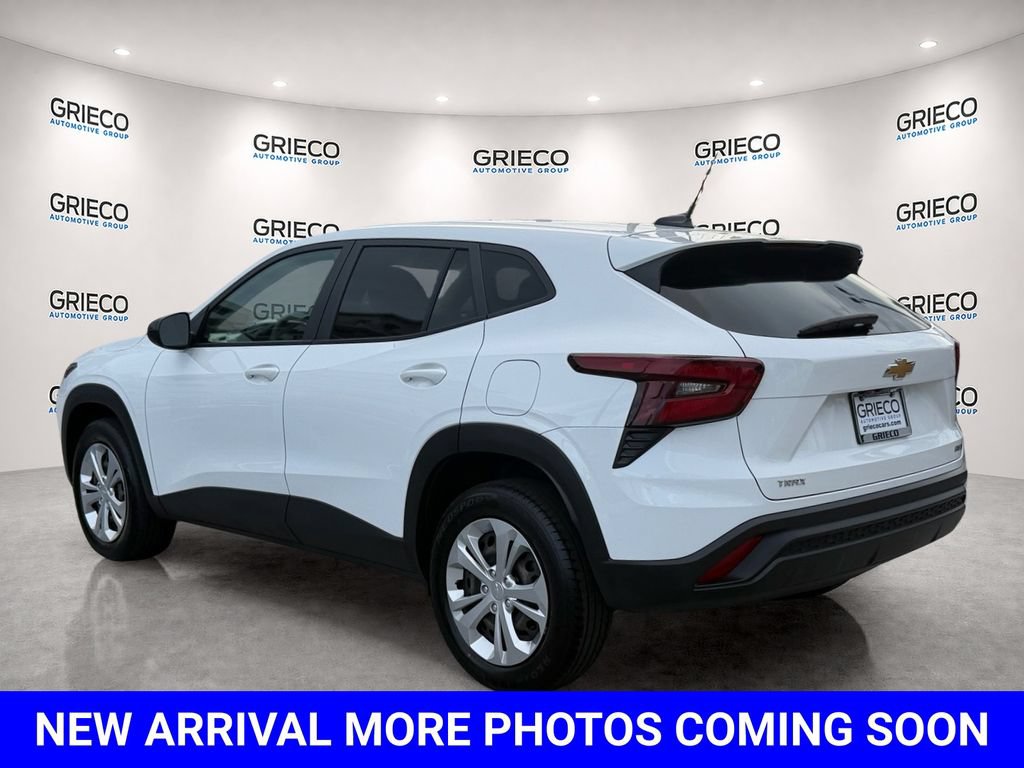 Used 2024 Chevrolet Trax LS FWD image 5