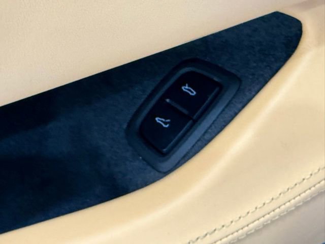 Used 2022 Chevrolet Corvette Stingray Premium Cpe w/ Z51 Performance Package image 22