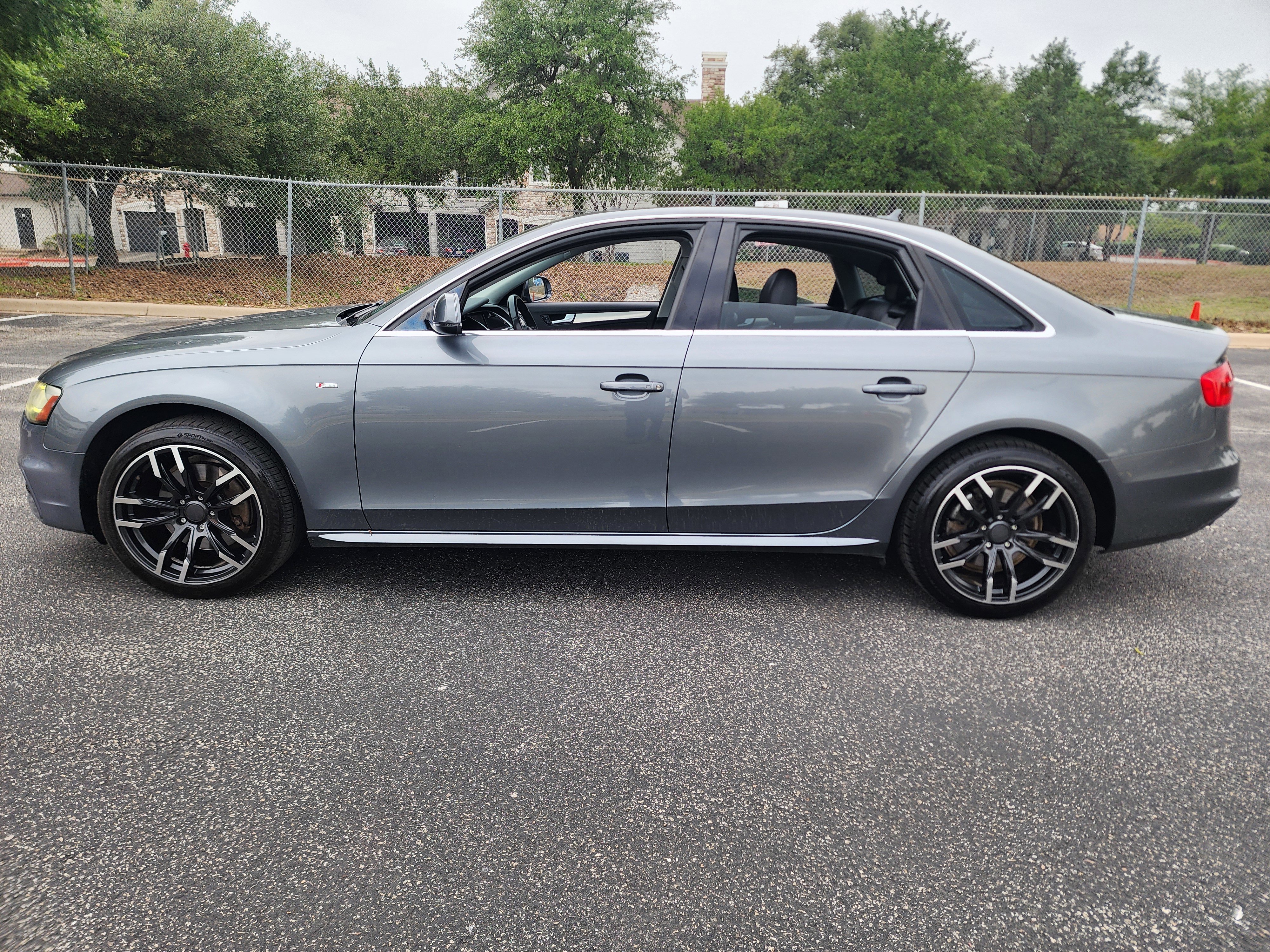 Used 2016 Audi A4 2.0T Premium w/ Convenience Plus Package FWD image 4