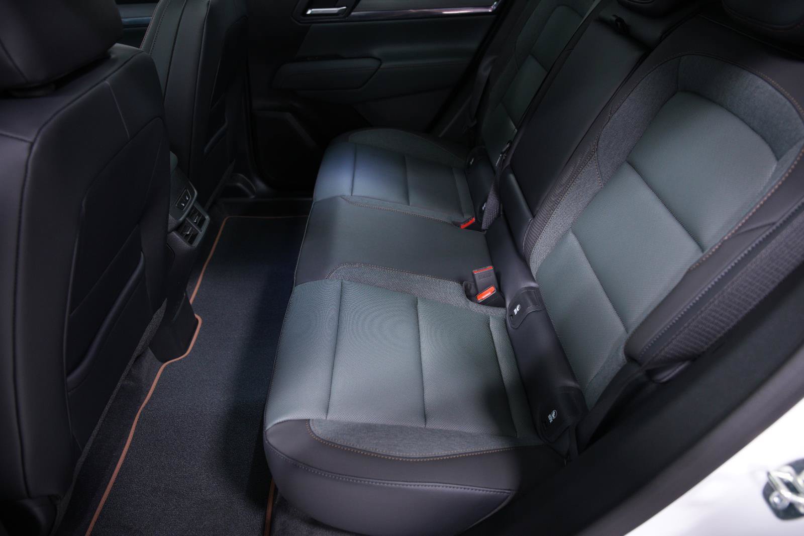 New 2026 GMC Terrain AT4 w/ Convenience Package III AWD/4WD image 23