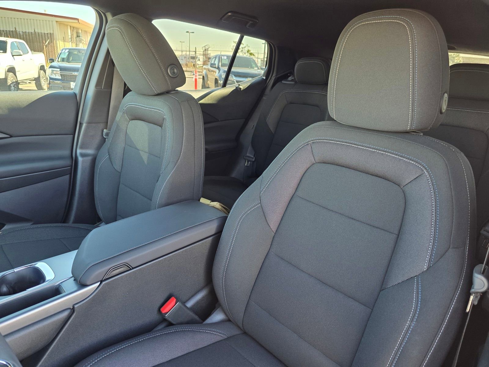 New 2026 Chevrolet Equinox EV LT w/ LPO, Blackout Package image 23