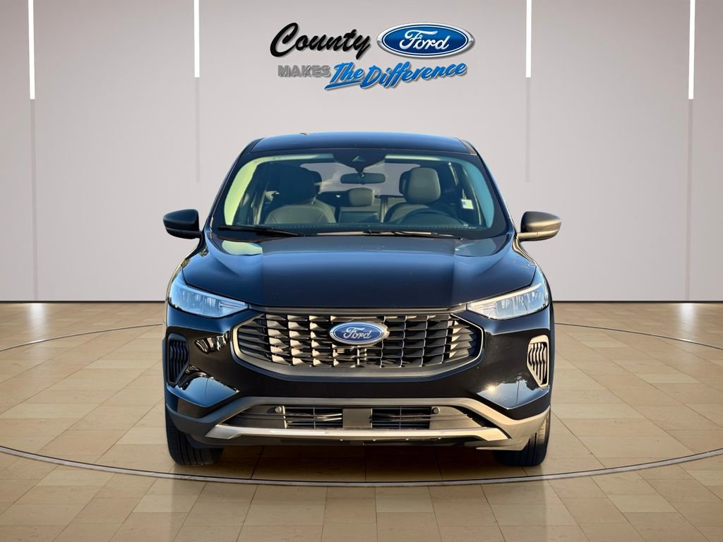 Used 2023 Ford Escape AWD image 4
