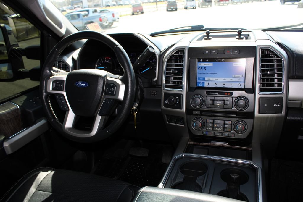 Used 2017 Ford F250 Lariat w/ Chrome Package image 9