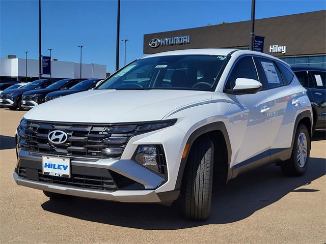 New 2025 Hyundai Tucson SE image 2
