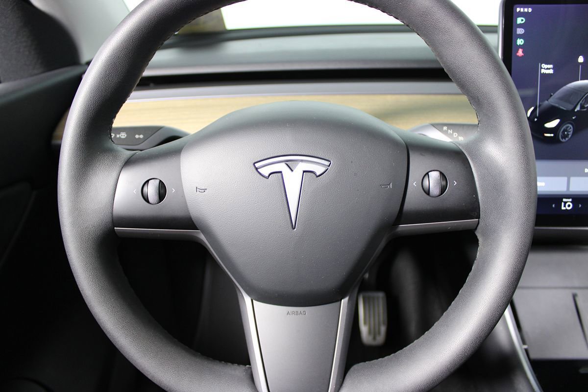 Used 2021 Tesla Model Y Long Range AWD/4WD image 16