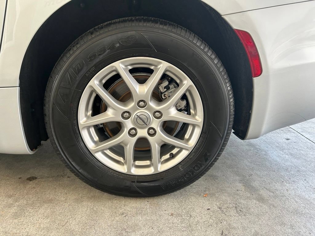 Used 2024 Chrysler Pacifica Touring-L FWD image 15
