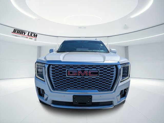 Used 2021 GMC Yukon Denali w/ Denali Premium Package image 7