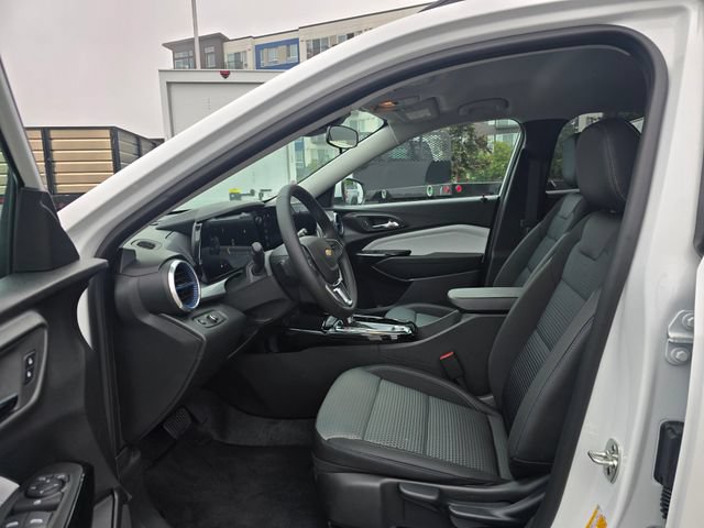New 2026 Chevrolet Trax LT w/ Driver Confidence Package FWD image 20