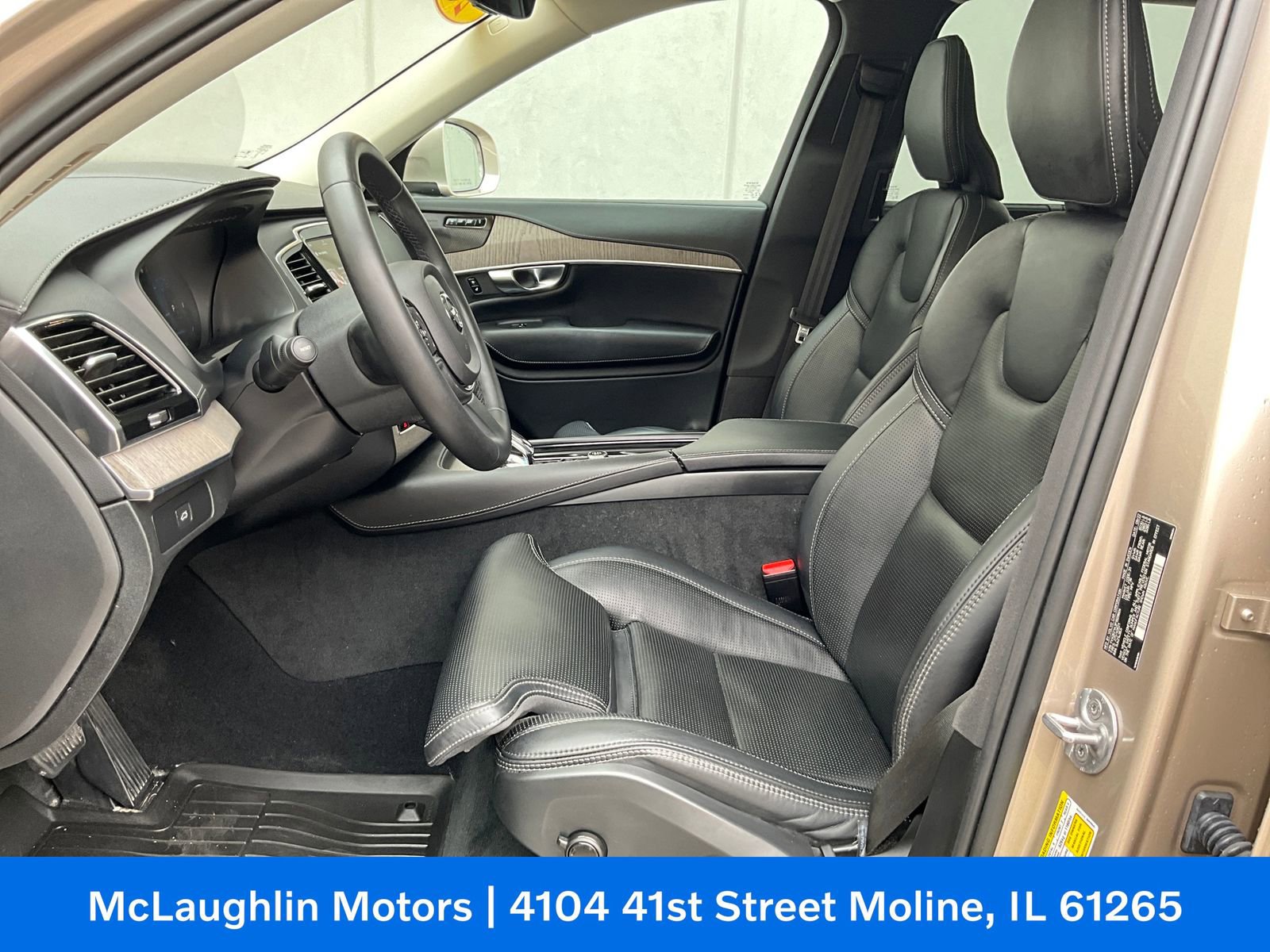 Certified 2023 Volvo XC90 B6 Ultimate w/ Protection Package Premier image 2