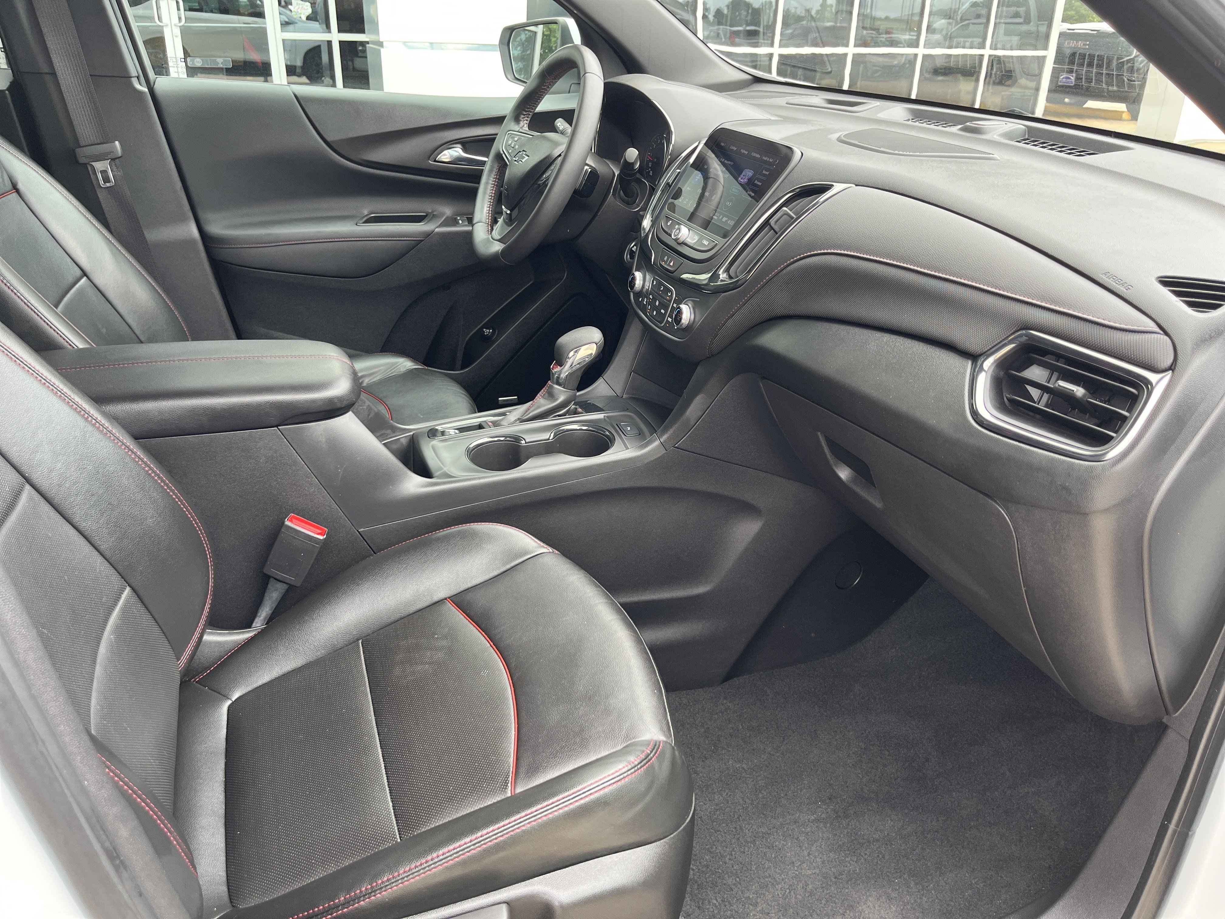 Used 2022 Chevrolet Equinox RS w/ RS Leather Package FWD image 18