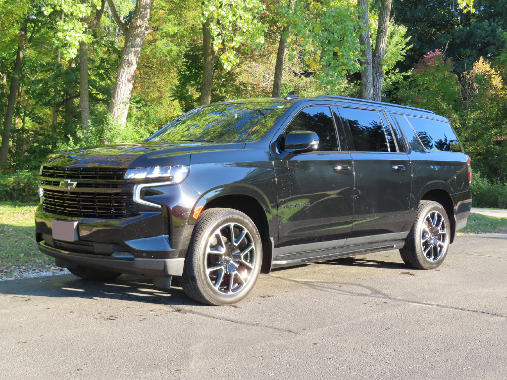 Used 2024 Chevrolet Suburban RST w/ Luxury Package AWD/4WD image 8