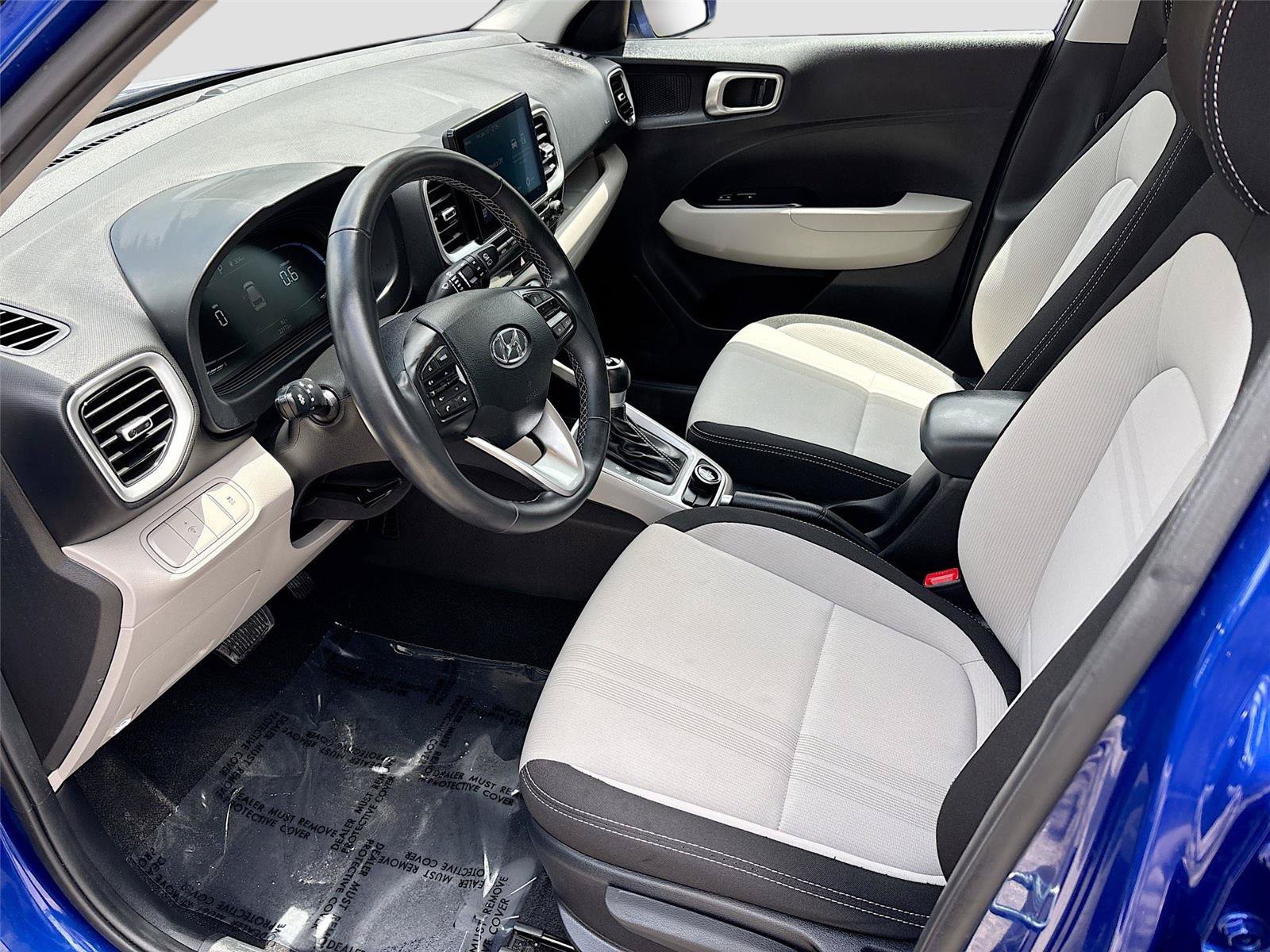 Used 2025 Hyundai Venue SEL FWD image 20