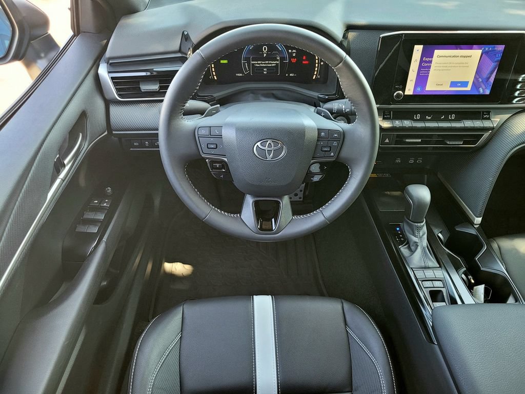 Used 2025 Toyota Camry SE FWD image 9