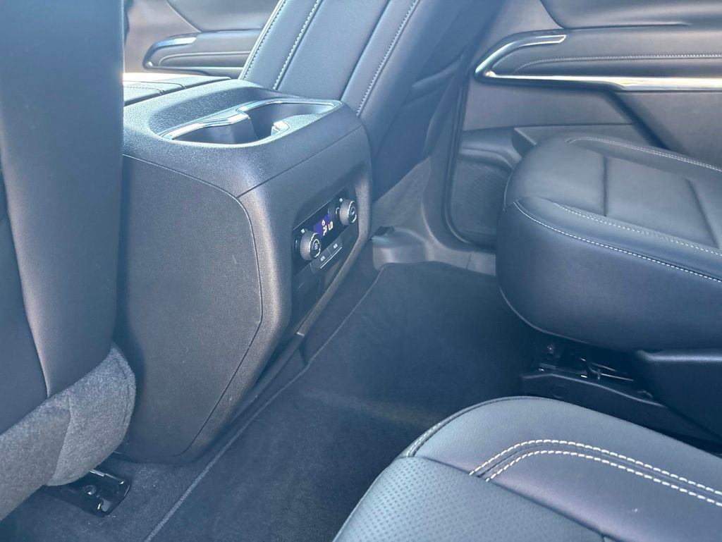 Used 2026 Chevrolet Traverse LT AWD/4WD image 25