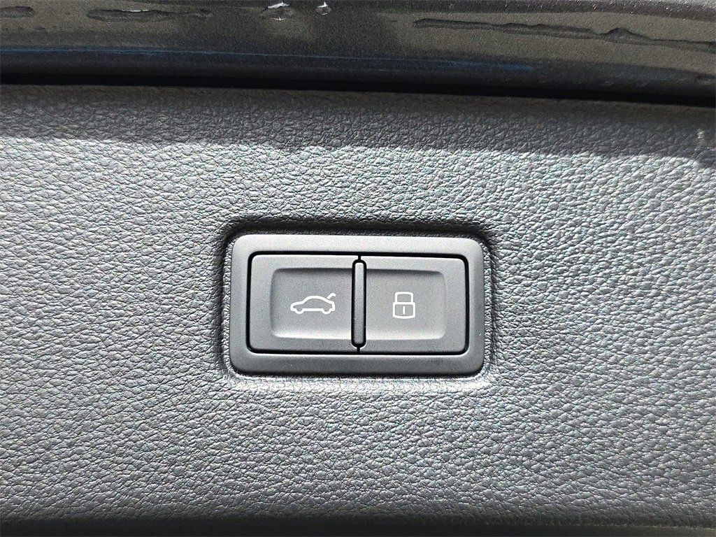 New 2026 Audi Q7 3.0T Prestige image 14