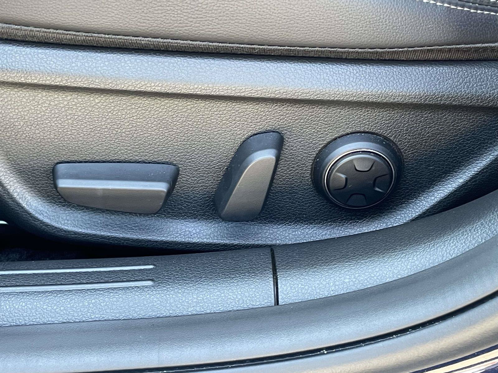 Used 2026 Genesis G70 2.5T RWD image 7