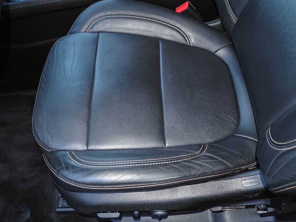 Used 2019 Chevrolet Traverse LT w/ LT Premium Package AWD/4WD image 26