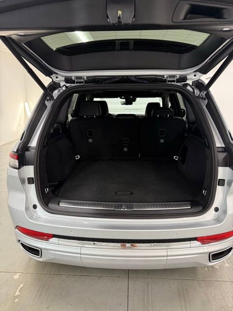 New 2025 Jeep Grand Cherokee Overland w/ Luxury Tech Group IV image 7