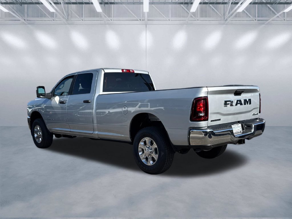 New 2026 RAM 3500 Big Horn AWD/4WD image 4