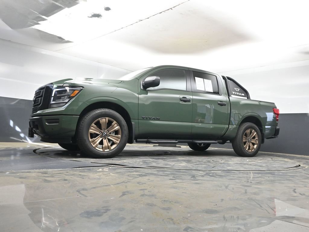 Used 2024 Nissan Titan SV w/ SV Bronze Edition Package image 29