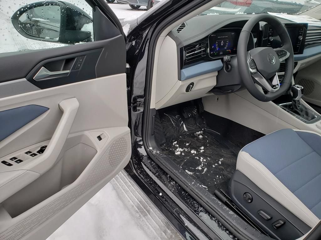 New 2026 Volkswagen Jetta SE FWD image 6
