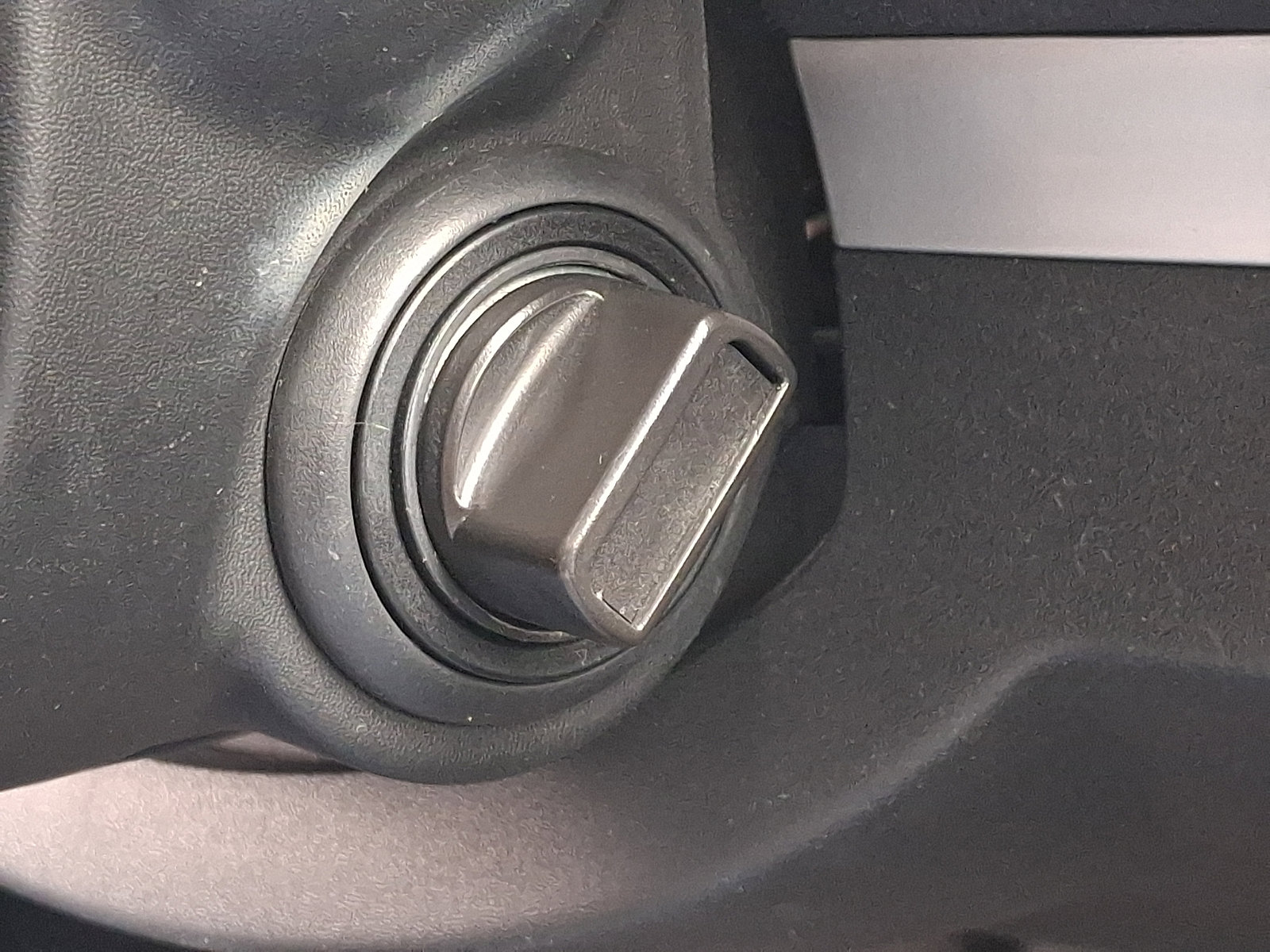 Used 2012 Nissan Sentra 2.0 SR w/ Special Edition Pkg image 25