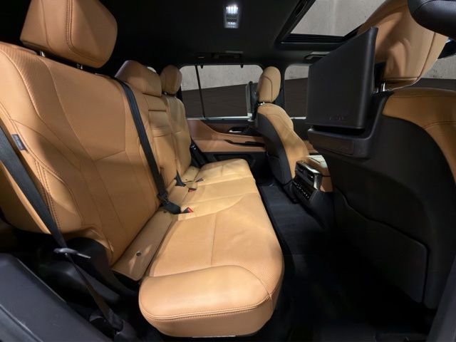 Used 2023 Lexus LX 600 4WD w/ Accessory Package (Z1) image 21