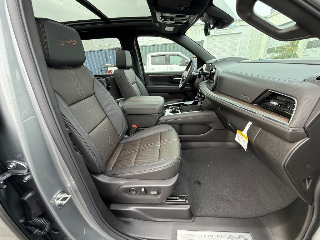 New 2026 Chevrolet Suburban High Country AWD/4WD image 29