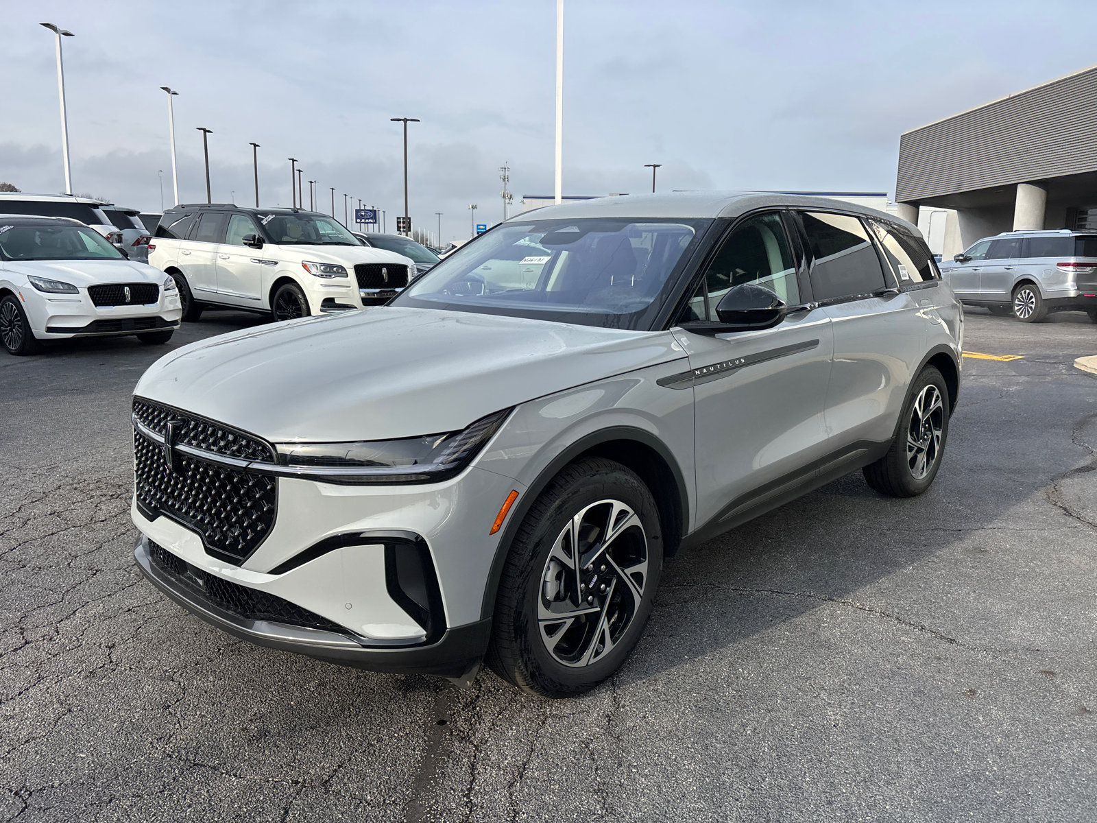 New 2026 Lincoln Nautilus Premier w/ Jet Appearance Package image 3