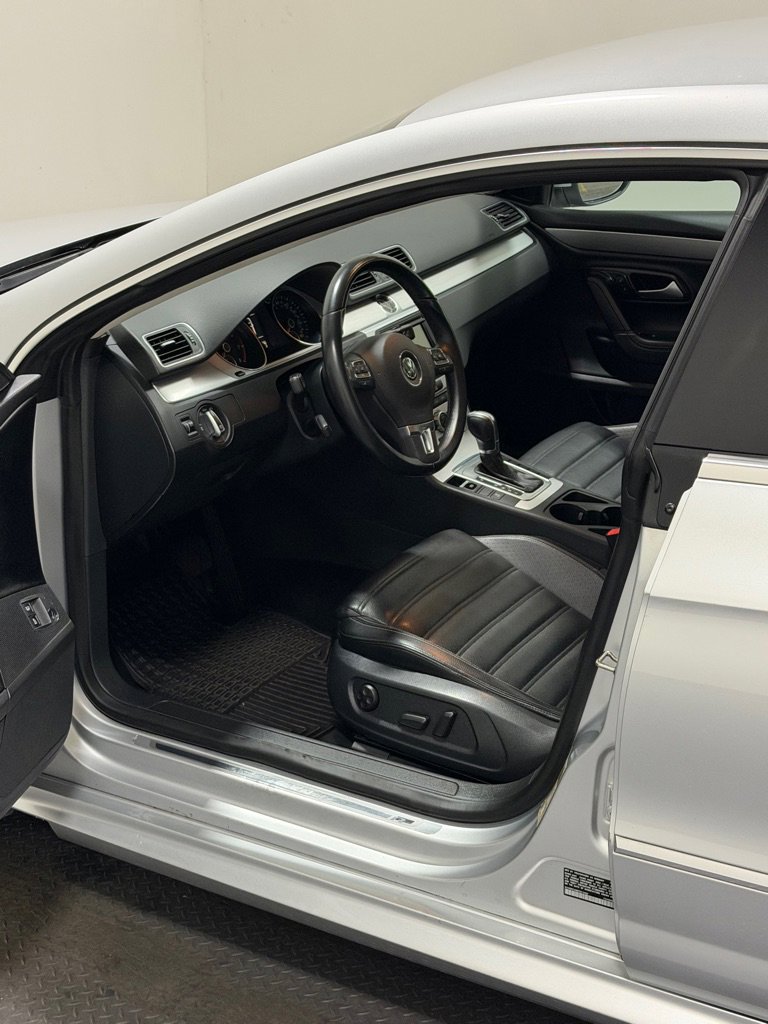 Used 2015 Volkswagen CC R-Line image 8