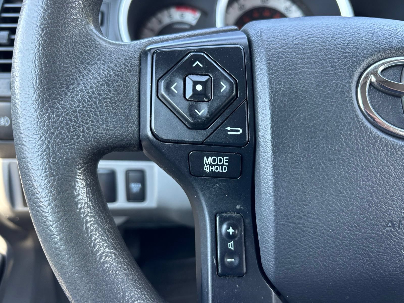 Used 2015 Toyota Tacoma 4x4 Double Cab w/ SR Package image 24