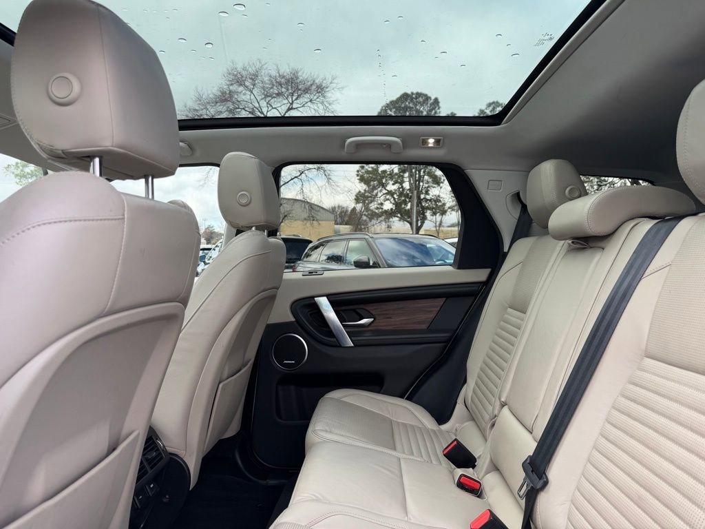 Used 2020 Land Rover Discovery Sport SE image 23