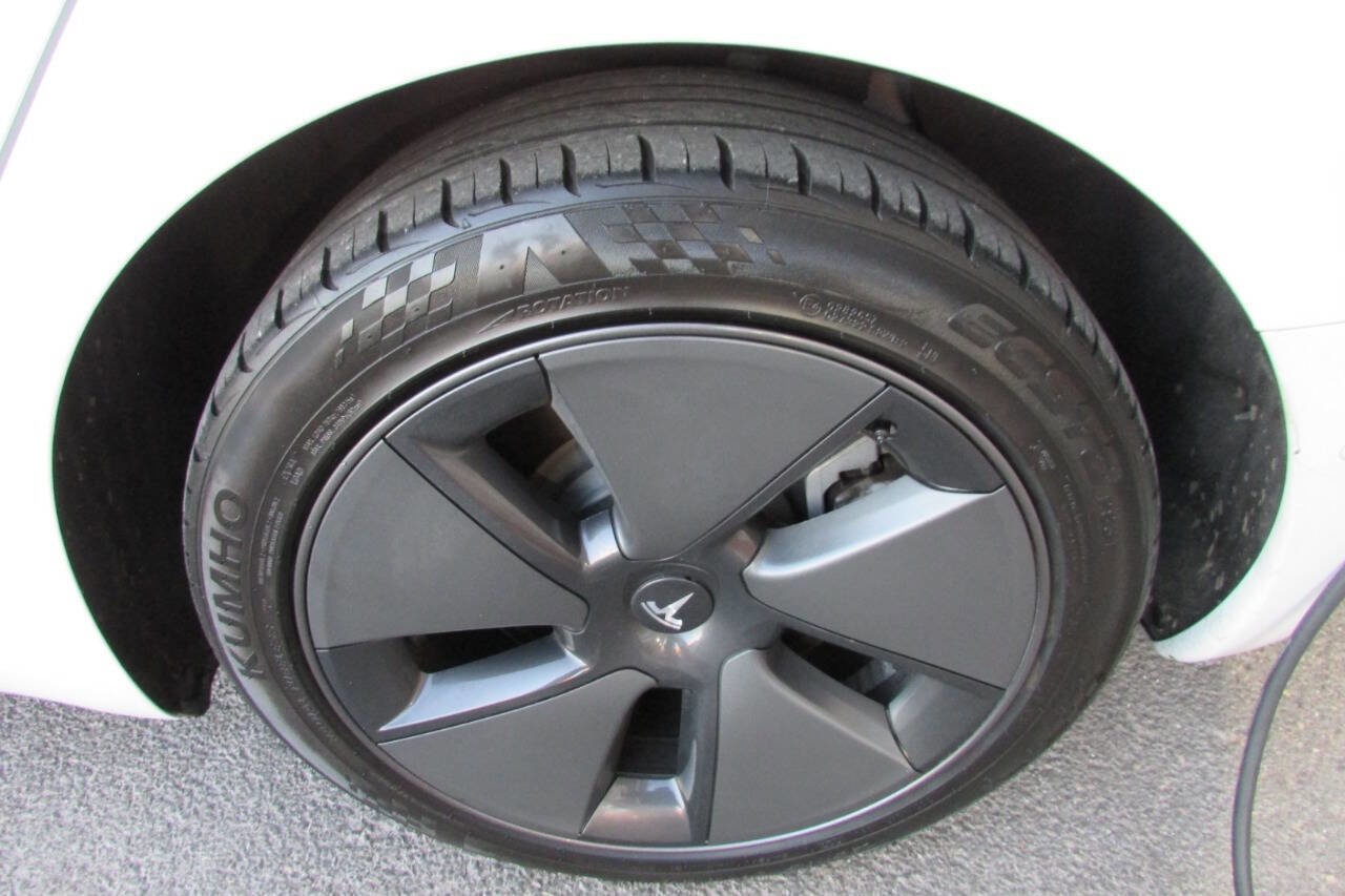Used 2021 Tesla Model 3 Standard Range Plus image 43