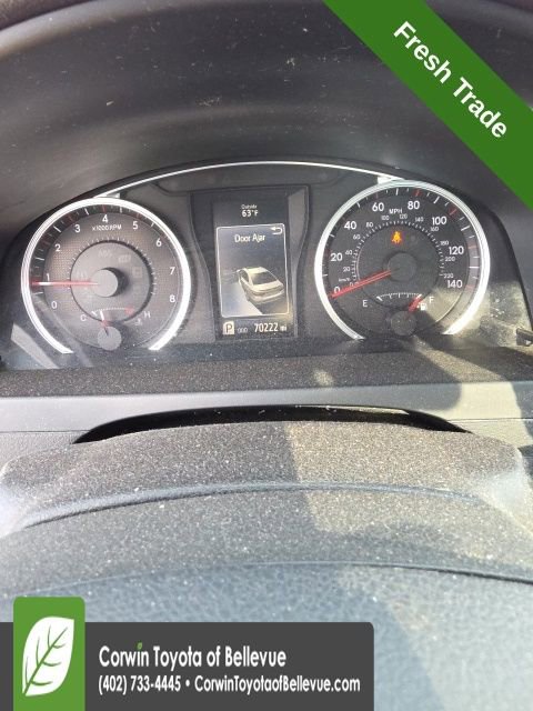 Used 2015 Toyota Camry SE w/ Moonroof Package image 11