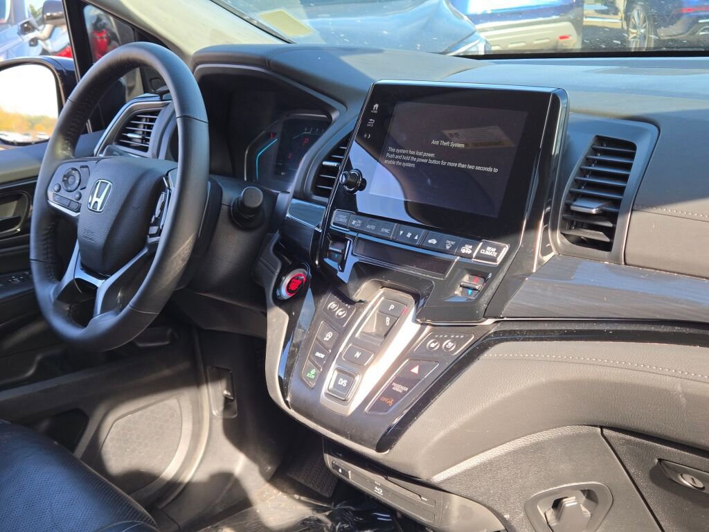 Used 2024 Honda Odyssey Elite image 6