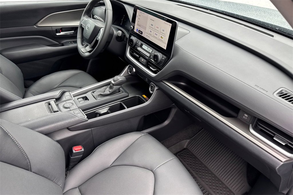 Used 2024 Toyota Grand Highlander AWD Hybrid image 15