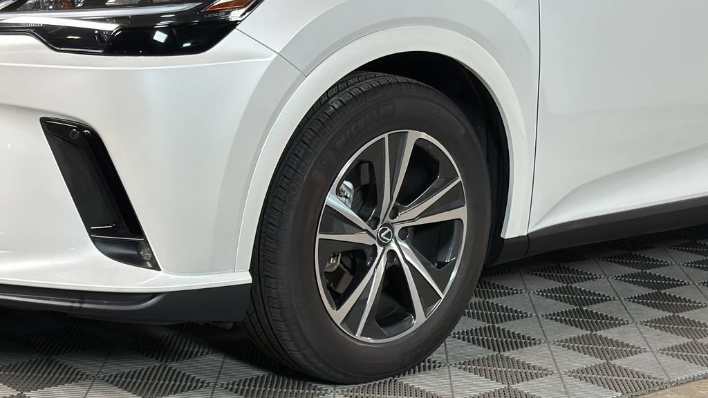 Certified 2025 Lexus RX 350 Premium w/ Accessory Package AWD/4WD image 4
