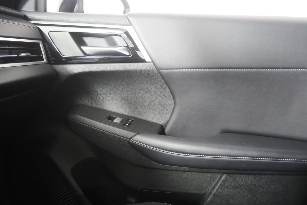 Used 2023 Mitsubishi Outlander SE Black Edition AWD/4WD image 25