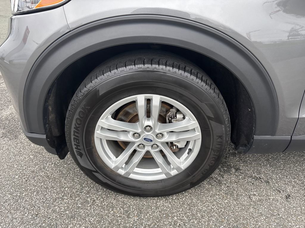 Used 2023 Ford Explorer XLT w/ Equipment Group 202A AWD/4WD image 28