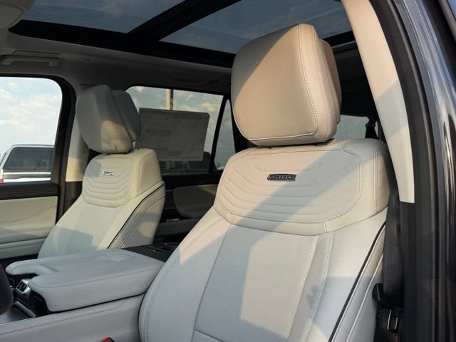 New 2027 Ford Expedition Max Platinum w/ Platinum Ultimate Package AWD/4WD image 7