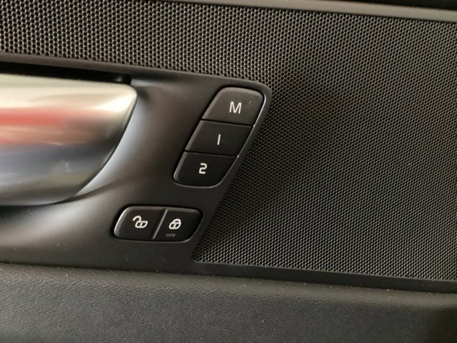 New 2025 Volvo XC60 T8 Core w/ Protection Package Premier image 17