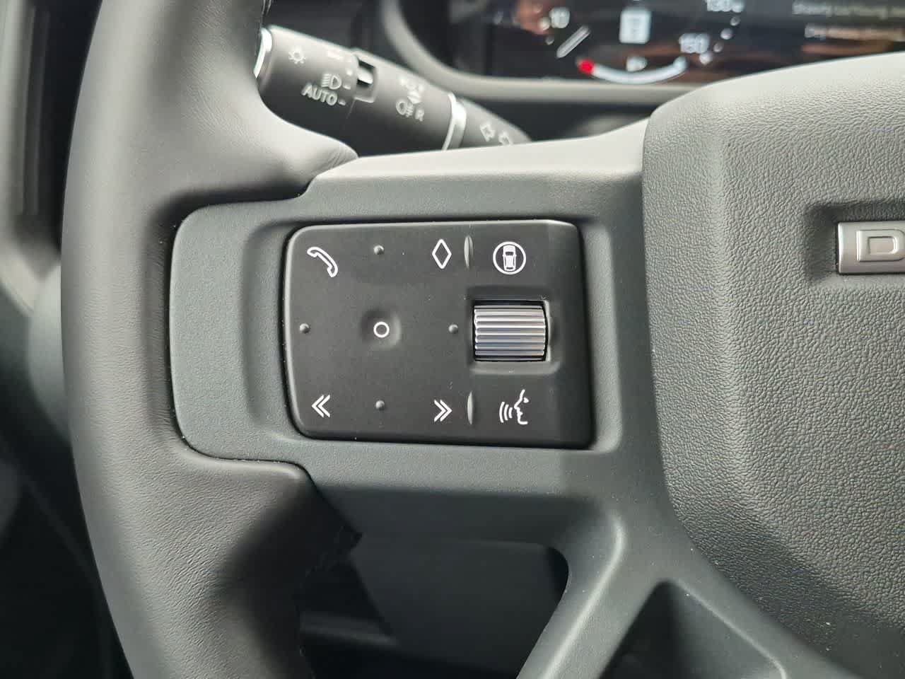 New 2026 Land Rover Defender 110 X-Dynamic SE AWD/4WD image 26