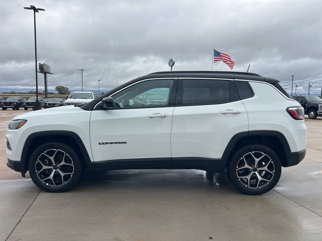 Used 2025 Jeep Compass Limited image 6