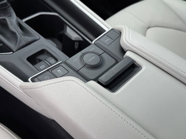 Used 2026 Toyota Grand Highlander Limited image 25