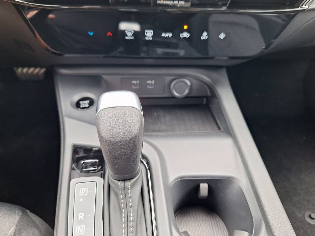 Used 2026 Nissan Sentra SV w/ Floor Mat Package FWD image 17